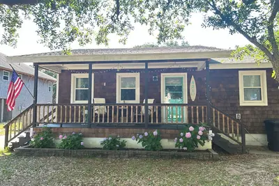 Image de Tucker's Sea Ranch - Pup friendly, one-level ranch with fenced yard and hot tub!