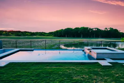 Image de Zen Sunsets Heated Pool, Spa, Theater, Gym: 20 Mins to Downtown Austin Sleeps 8