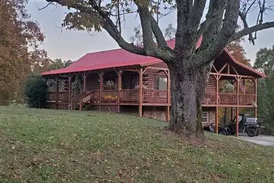 Image de Large Log Cabin Minutes From Lake Barkley and Land Between the Lakes Cadiz, Ky