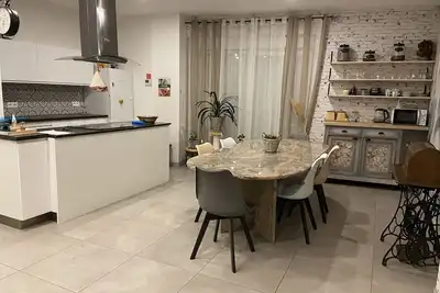 Image de Maison composée deux chambres avec terrasse et accès direct au lac