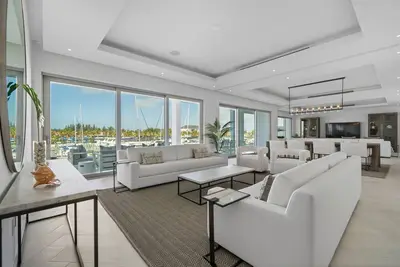 Image de New Luxury Waterfront Condo, Palm Cay, The Bahamas