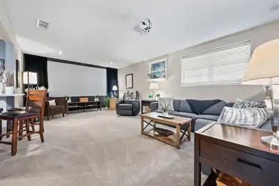 Image de Excellent Roswell Location! Quiet Basement Apartment in Private Setting!