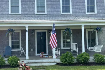 Image de Spacious new, 5br, Rav4, pool, hot tub, bikes. 1mile from beach and town. Rav4!