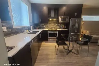 Image de Luxury Condo For Rent\n