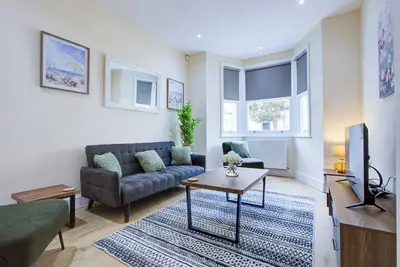 Image de Beautiful 4 Bedroom House in London