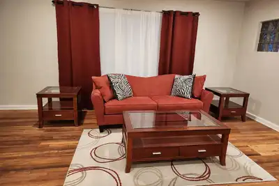 Image de The Holly House. Comfort and Stylish charm. \n