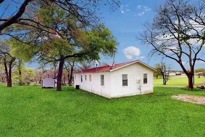 \"10 min to Downtown McKinney: Perfect Retreat for Recharging After a Long Day