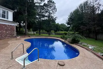 Image de Elegant 6- Br Mansion with Pool - Near Gold Course & Essentials, All King Beds.