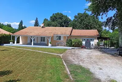 Image de Villa avec terrasse et piscine privée