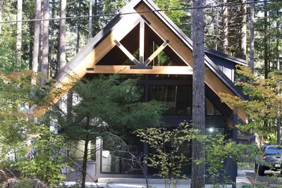 Image de Cozy cabin near White Pass Ski Resort, Mt Rainier Np, and Cowlitz River.