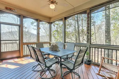 Image de Doctor's Orders - Refresh and recharge with peaceful views and a cozy hot tub!