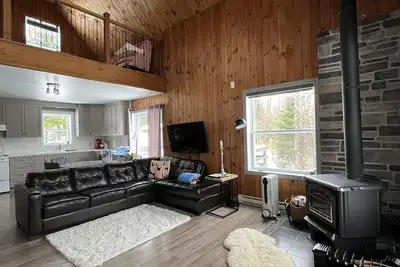 Image de Ultra-Quiet and Cozy Chalet Nestled in Beautiful Trees and Peaceful Nature!