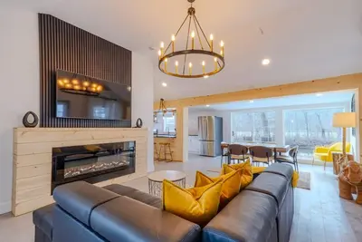 Image de Brand New House with Huge patio overlooks Esopus Creek at Lake Katrine