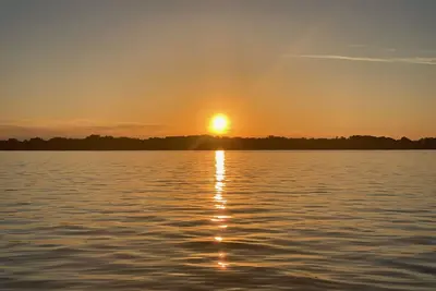 Image de 2 Bedroom Bungalow on 2 Lakes
