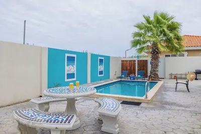 Image de 2br2ba Home w\/ Private Pool ~ Close 2 Beach ~ Bbq