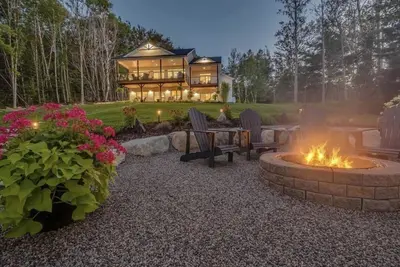 Image de Charming Lake House Escape in Mahone Bay