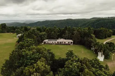 Image de Maleny Retreat 9 Bedroom Guest House - Sleeps 14! Stay 4 nights & pay 3! *