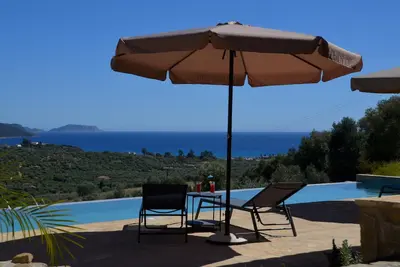 Newly built finca with pool above the picturesque Finikounda Bay, Peloponnese