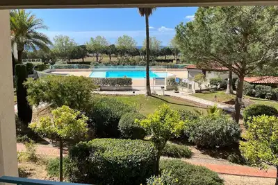 Image de 🌞 Appartement F2 Cozy 🌴 vue mer, piscine, parking, fibre tout à pied!