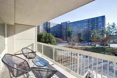 Image de National landing home base w/ gym