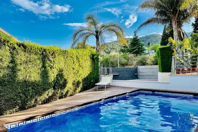 Image de Elegante Casa con Piscina, Sauna, Gimnasio y A/C a 25 km de Barcelona
