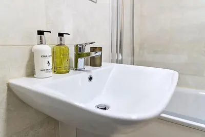 Image de Heathrow Clean 2 Bed Apartment Perfect for 6 Plus Parking