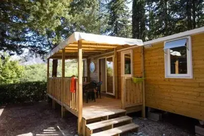 Image de Camping 4 étoiles - Piscine  - eebbbg