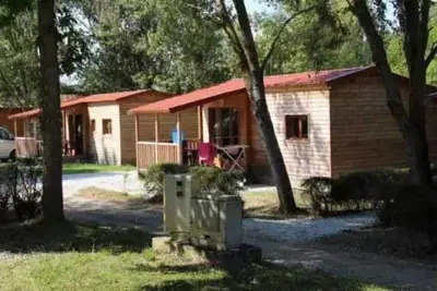Image de Chalet 3 étoiles - Piscine - eebebd