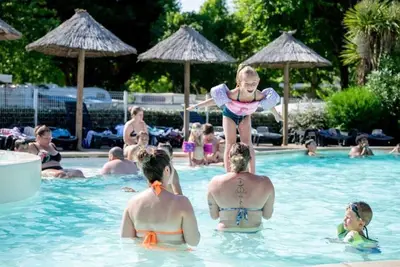 Image de Camping 4 étoiles - Piscine  - eebif0