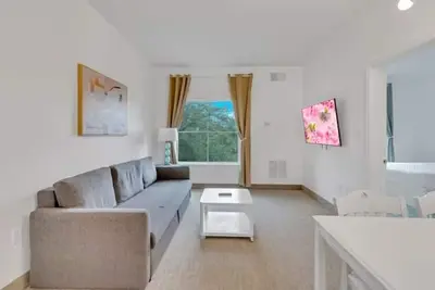 Image de Suites at Lake Buena Vista close Disney Spring