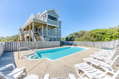 Image de Sun Realty gorgeous Corolla vacation home across from the beach access!