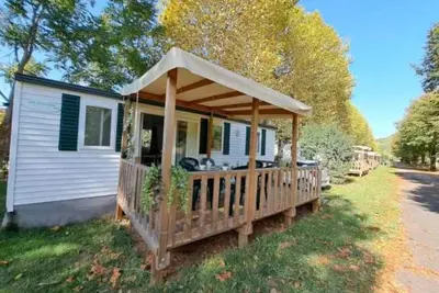 Image de Camping 3 étoiles - Piscine  - eeebbi