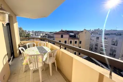 Image de 2 pieces proche mer