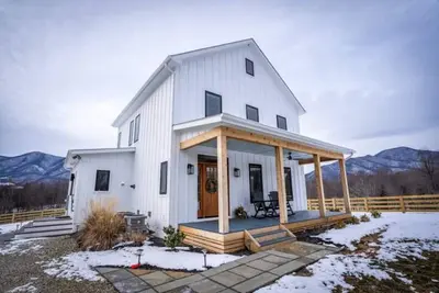 Image de Stargazing on 12 Acres: Hot Tub 55\"Tv Fire Pit