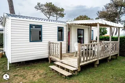 Image de ZEcamping 4* familial 2km plage espace aquatique locatif 30m2