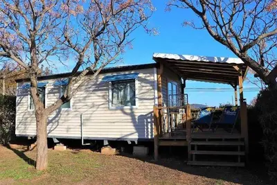 Image de Camping 3 étoiles - Piscine  - eehfhg