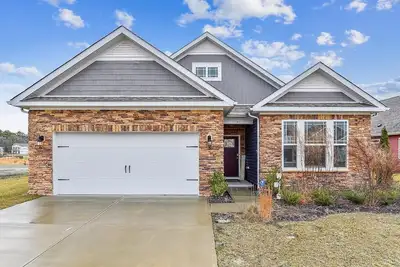 Image de Cozy Ocean View Beach Club Getaway! Ample Amenities and Short Drive to Beaches!