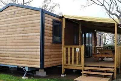 Camping 3 étoiles - Piscine  - eehfig