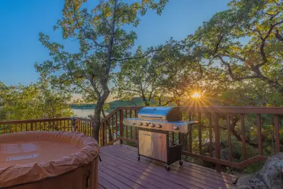 Image de Lakeside Hideaway with amazing views