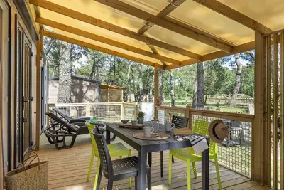 Image de ZEcamping 4* familial espace aquatique animaux acceptés locatif Tv Lv