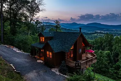 Image de Mountainside Retreat | 2 Bed, 2 Bath