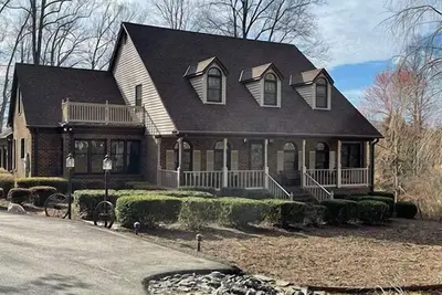 Image de Spotswood Manor Home