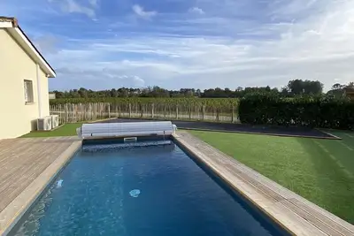 Image de Grande Villa climatisée avec piscine au coeur des vignes du Pessac-Léognan.