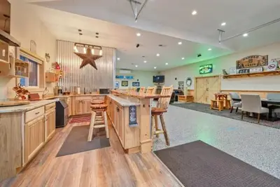 Image de Cozy Cabin and Spacious Party Barn in Beautiful Northern Michigan