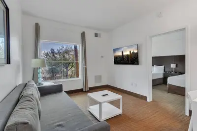 Image de Suites at Lake Buena Vista close Disney Spring