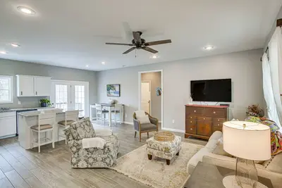 Image de Winchester Home w/ Deck < 1 Mi to Tims Ford Lake!