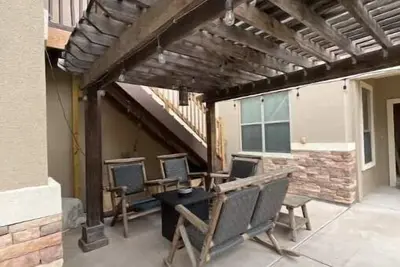 Image de Spacious private guesthouse. Accommodates 5!