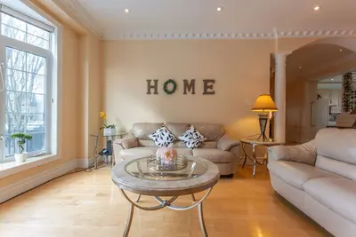 Image de Charming 4-bedroom house in lovely Toronto with Ac, WiFi