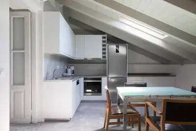 Image de Modern Neo-Classic Loft Apartment Unit 5