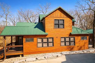 Image de Lakefront Getaway | Sleeps 13 | Hot Tub + Slip